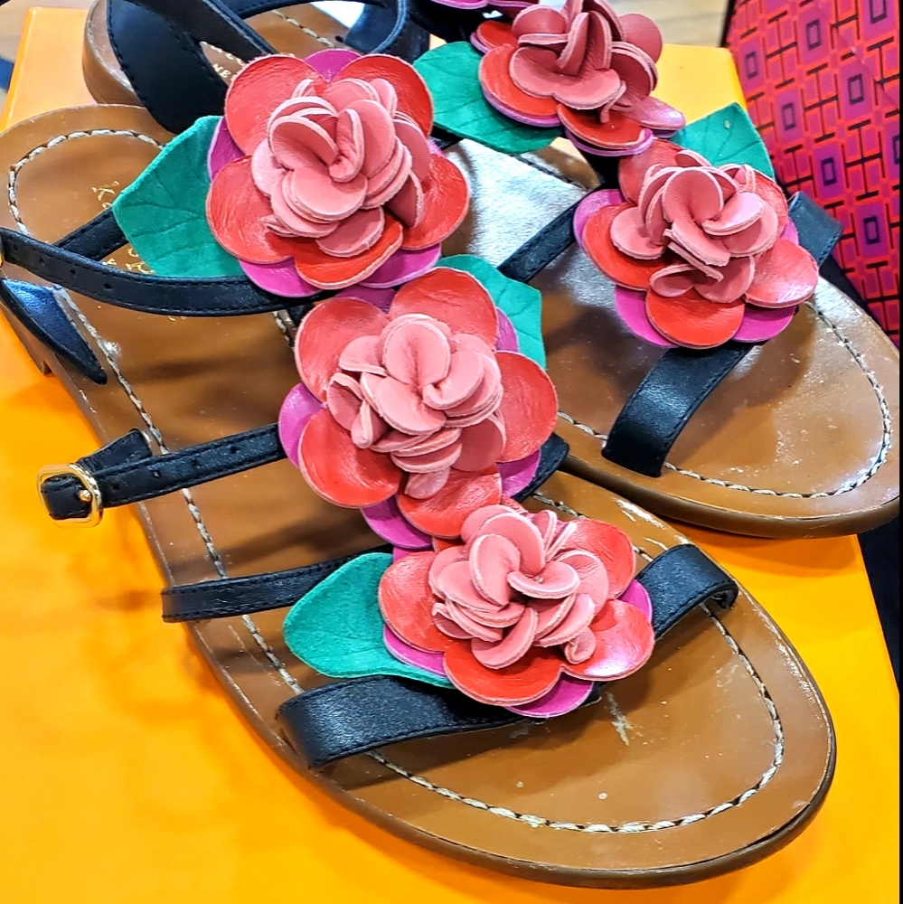 Cutesy floral sandal